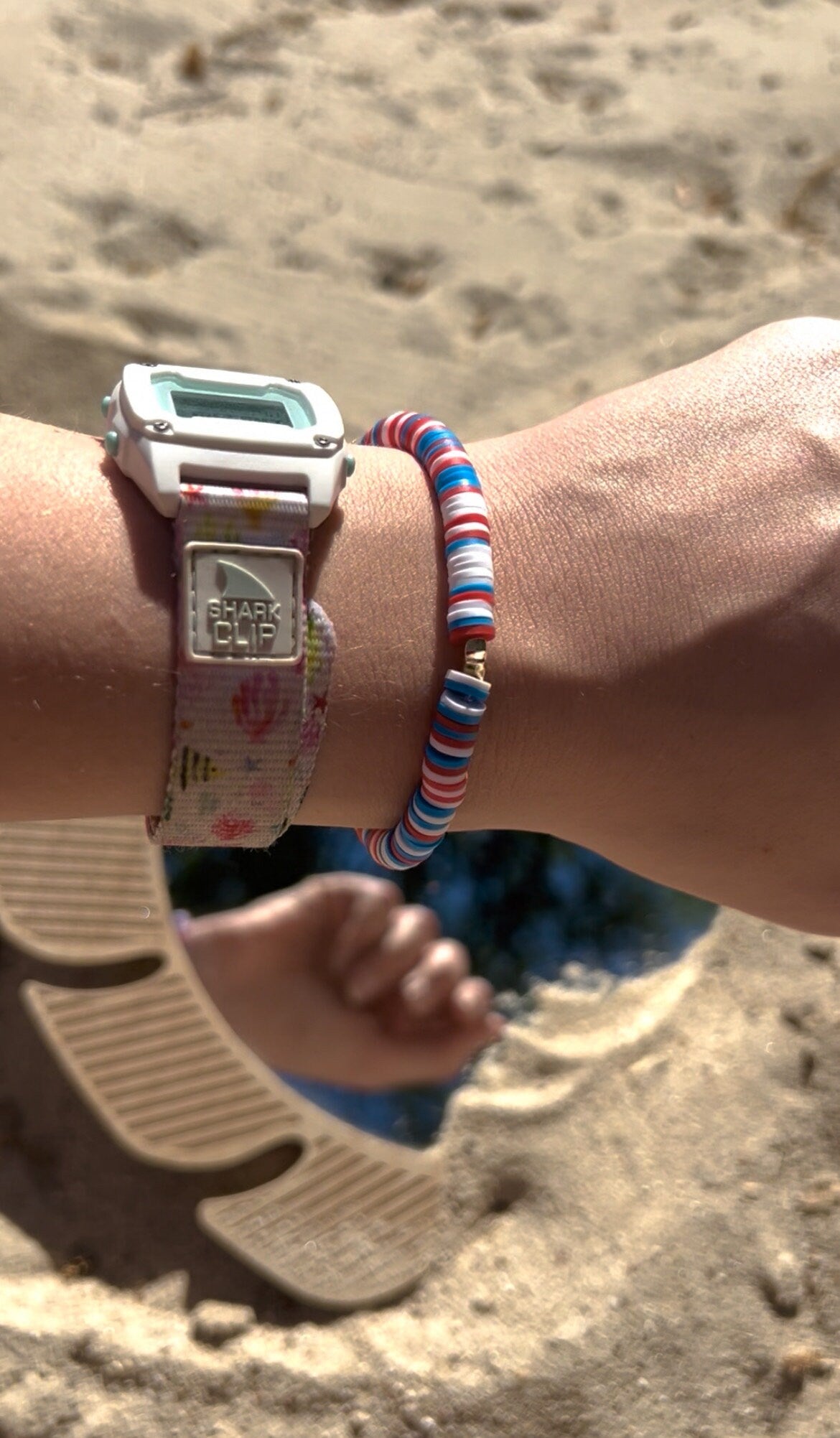 Heart beats true, red white and blue, gold star, clay bead vsco preppy bracelet, beach girl, summer jewelry