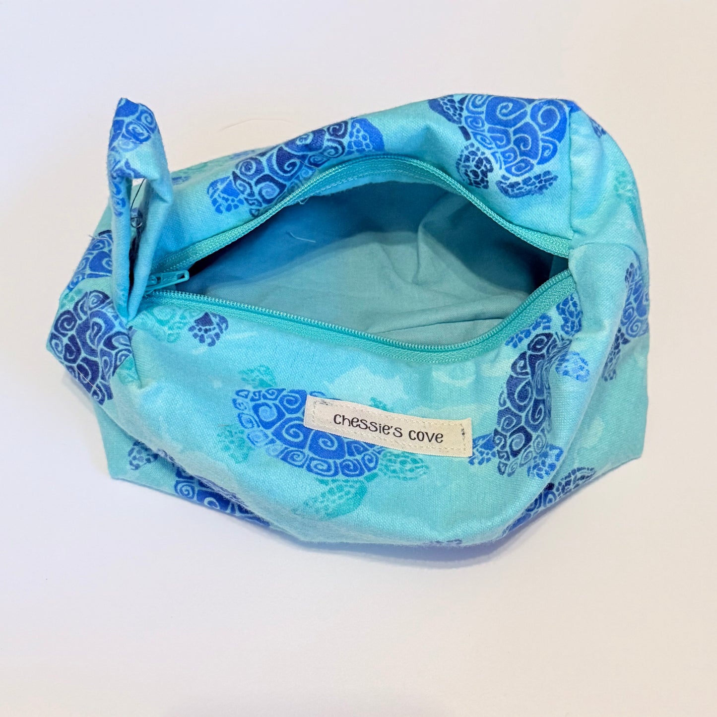 Turtelly Cute Makeup Bag