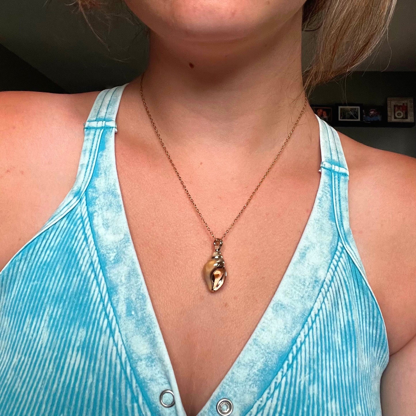 Shell phone, beach girl, ocean jewelry, sea shell inspi, shell charm, gold jewelry